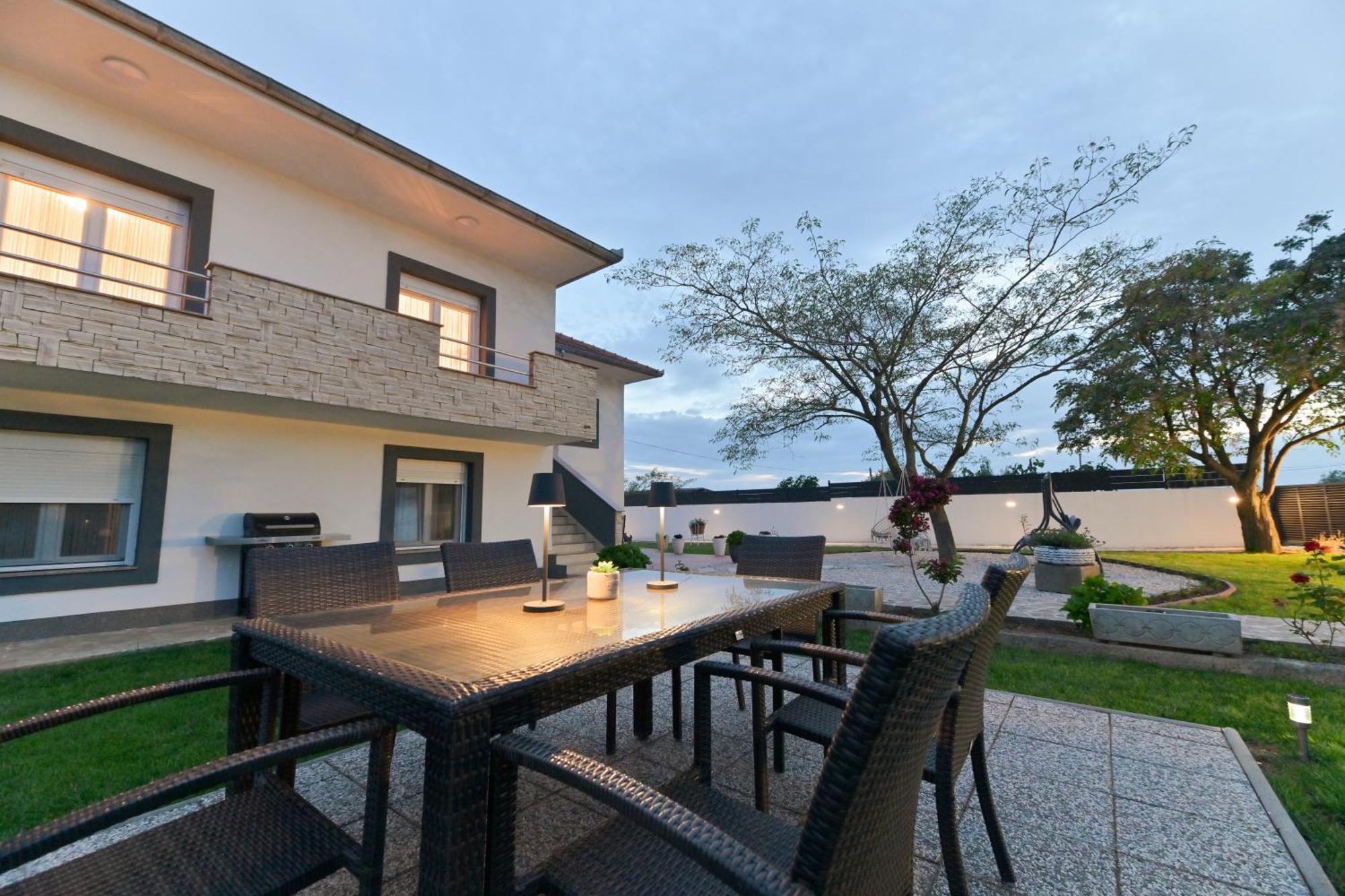 Apartment Amelie - With Pool And Sauna! Galovac  외부 사진