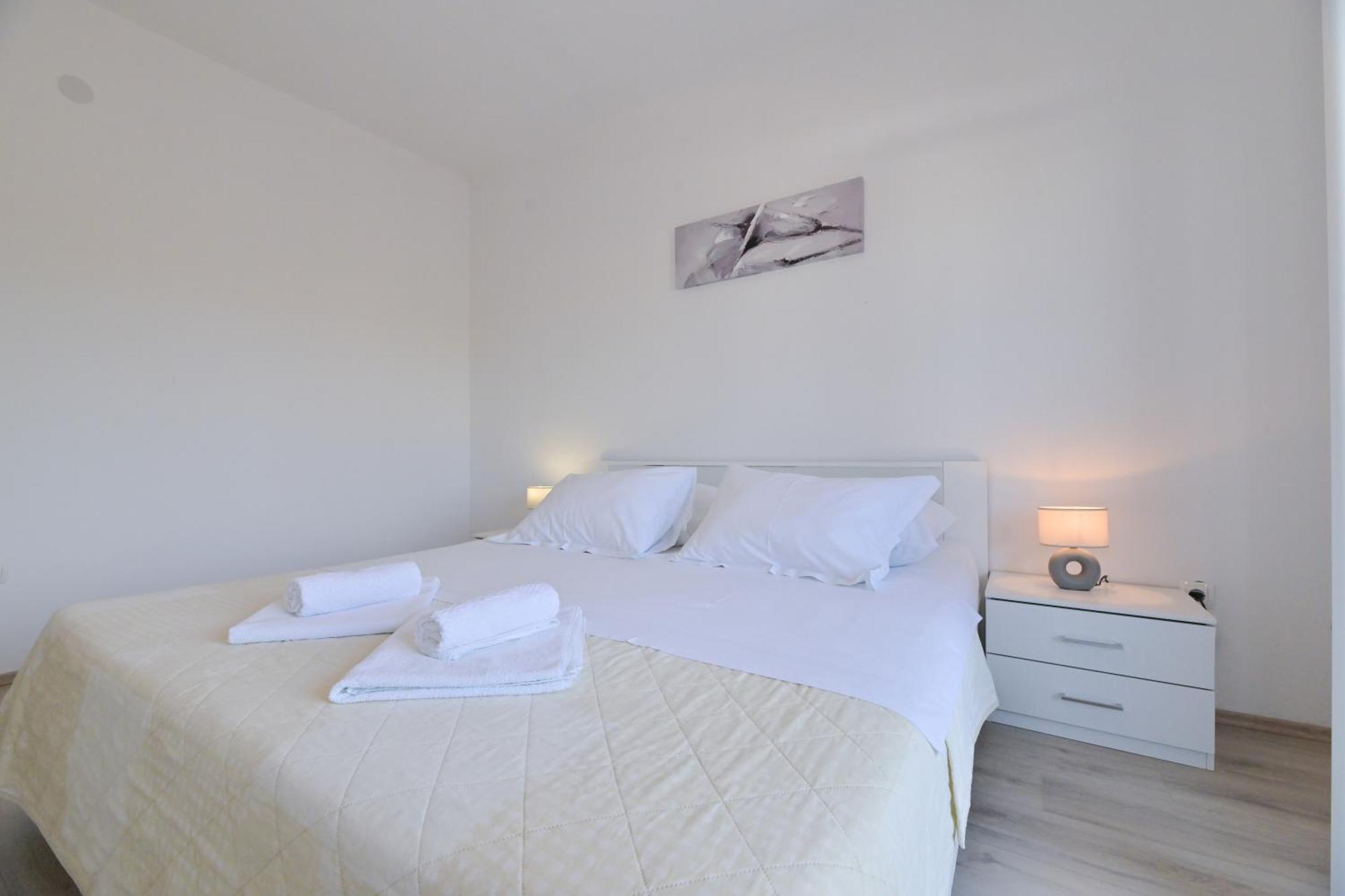 Apartment Amelie - With Pool And Sauna! Galovac  외부 사진
