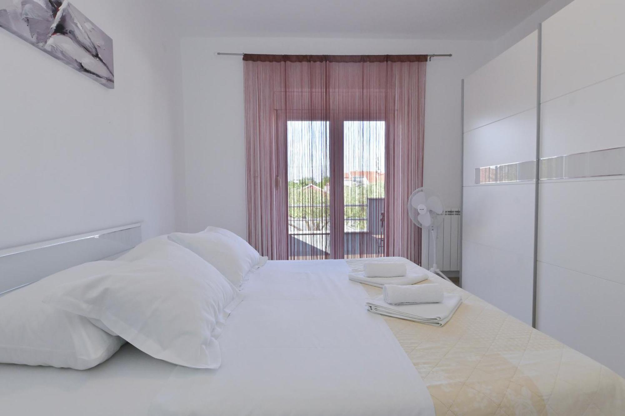 Apartment Amelie - With Pool And Sauna! Galovac  외부 사진